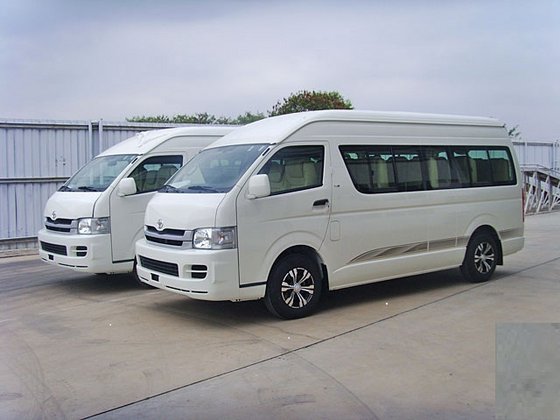 High-roof-toyota-hiace-commuter-bus-15-seats